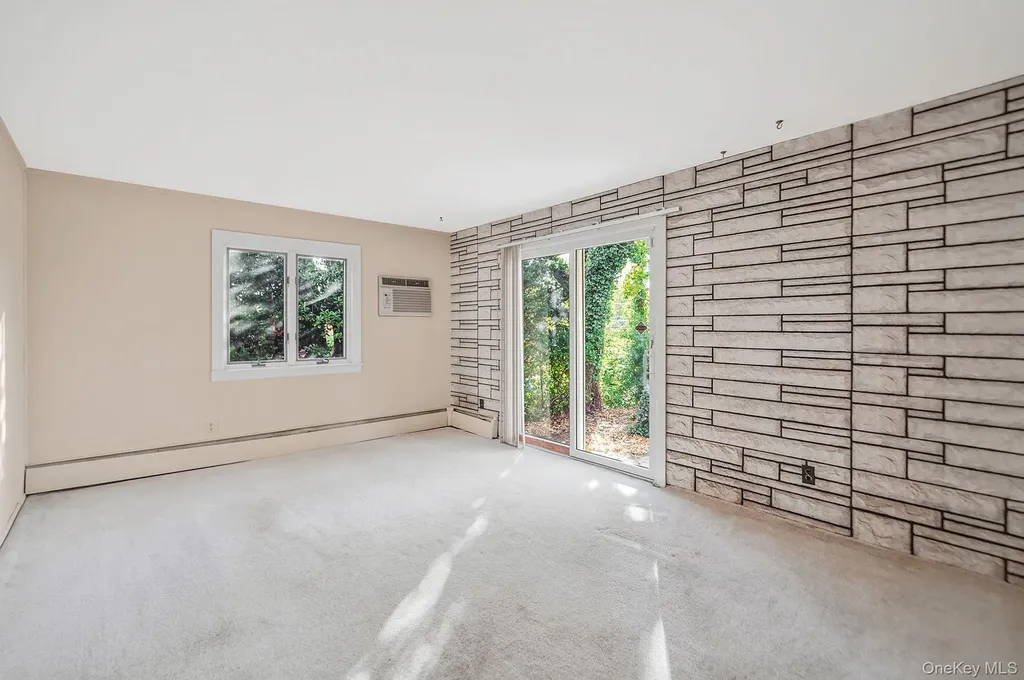 28 Glacier Drive Smithtown NY 11787