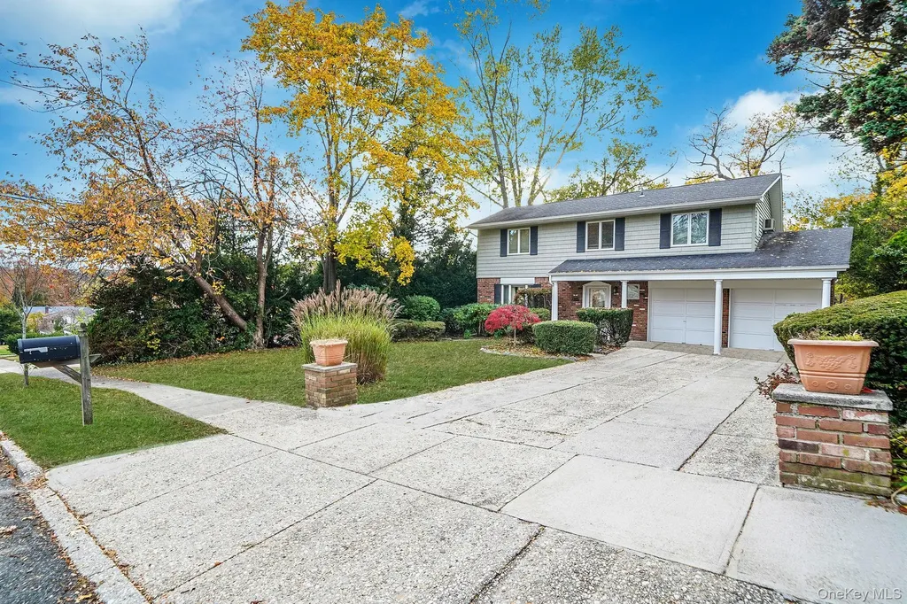 28 Glacier Drive Smithtown NY 11787