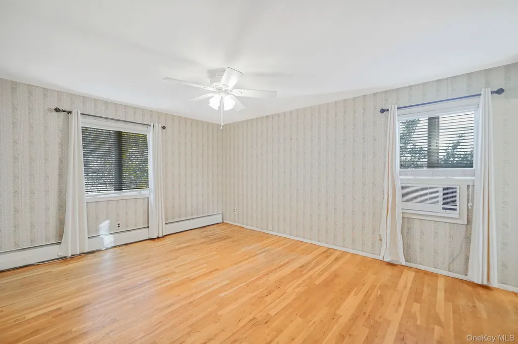 28 Glacier Drive Smithtown NY 11787