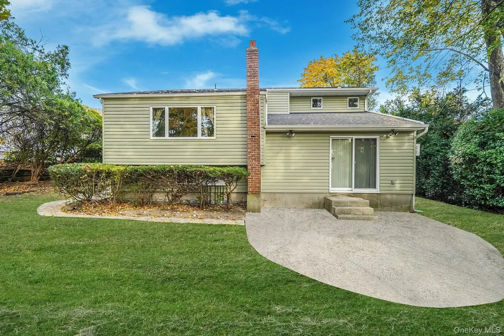 28 Glacier Drive Smithtown NY 11787