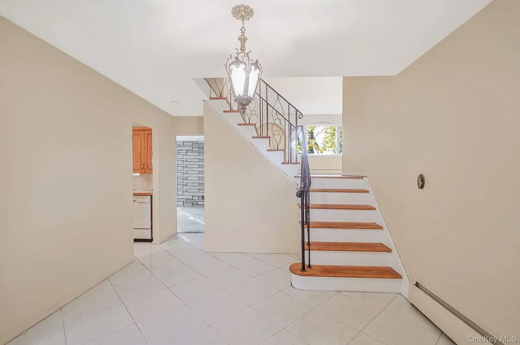 28 Glacier Drive Smithtown NY 11787