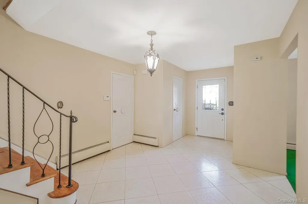28 Glacier Drive Smithtown NY 11787