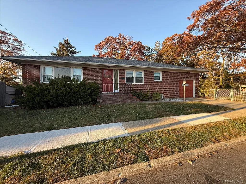 301 Copiague Place Copiague NY 11726