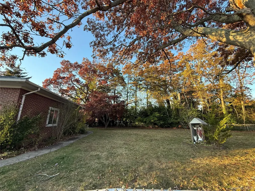 301 Copiague Place Copiague NY 11726