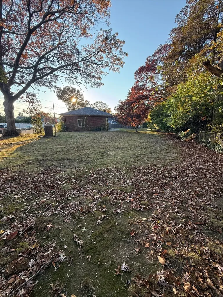 301 Copiague Place Copiague NY 11726