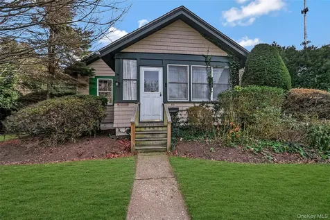 35 Washington Avenue Greenport NY 11944