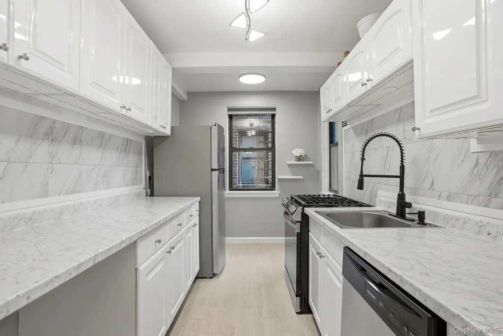 142 Garth Road Scarsdale NY 10583