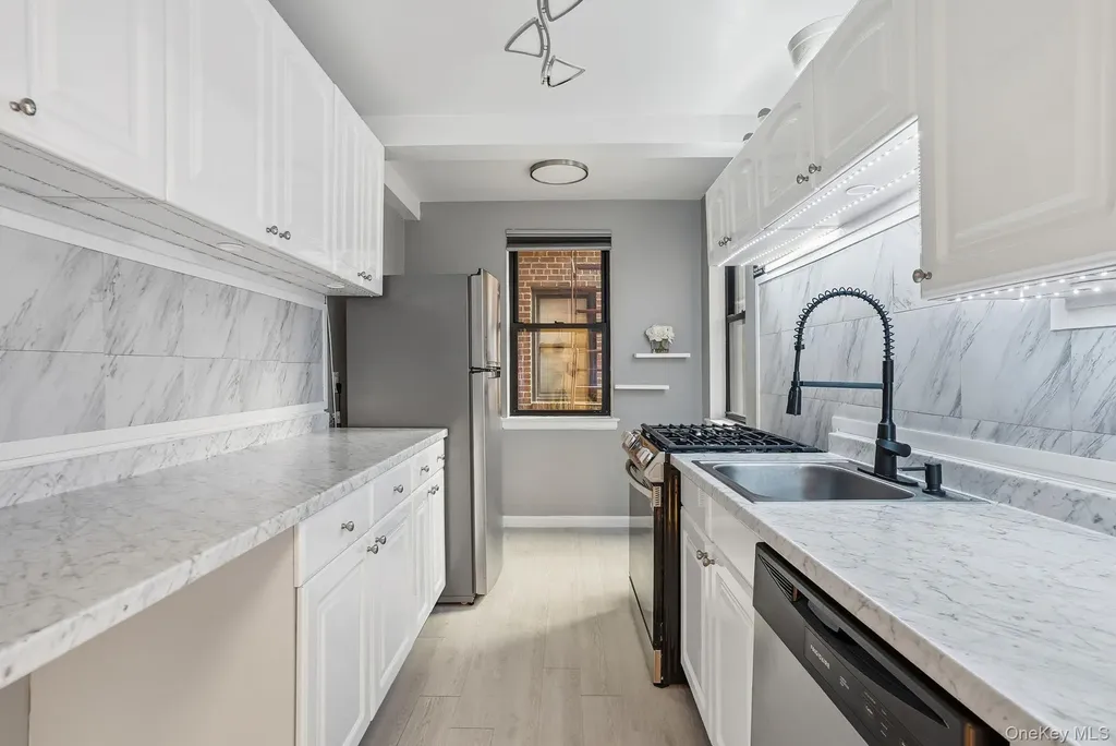 142 Garth Road Scarsdale NY 10583
