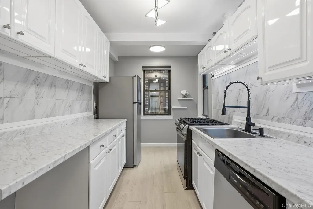 142 Garth Road Scarsdale NY 10583