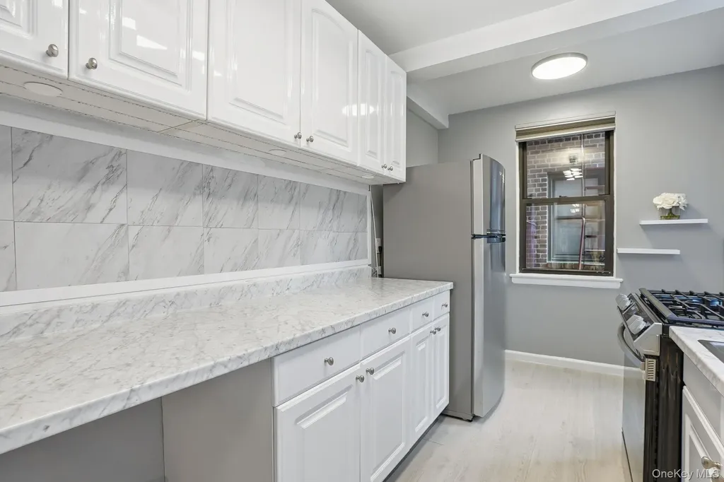 142 Garth Road Scarsdale NY 10583