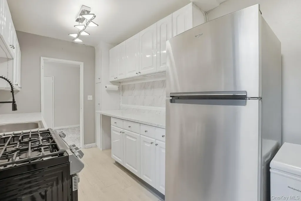 142 Garth Road Scarsdale NY 10583
