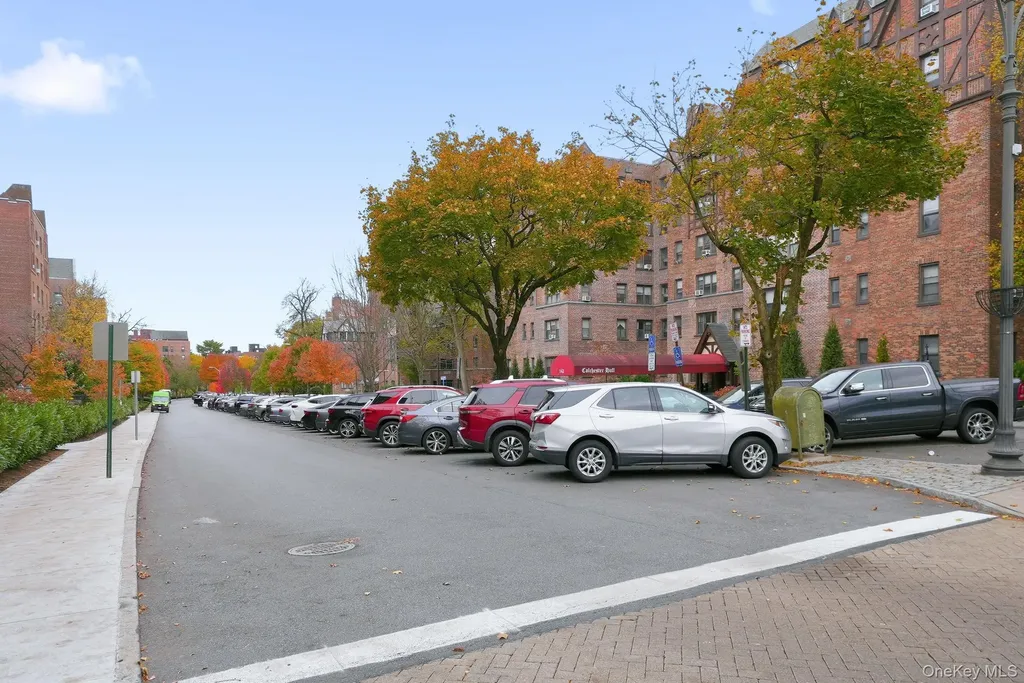 142 Garth Road Scarsdale NY 10583