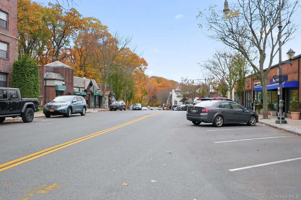 142 Garth Road Scarsdale NY 10583