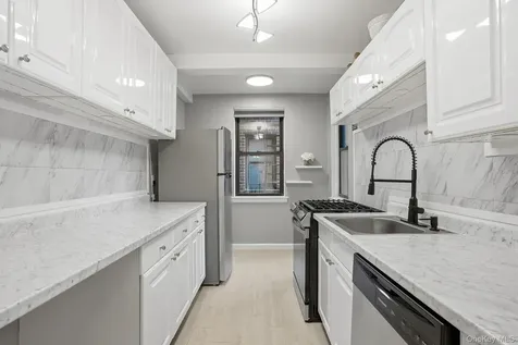 142 Garth Road Scarsdale NY 10583