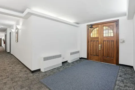 142 Garth Road Scarsdale NY 10583
