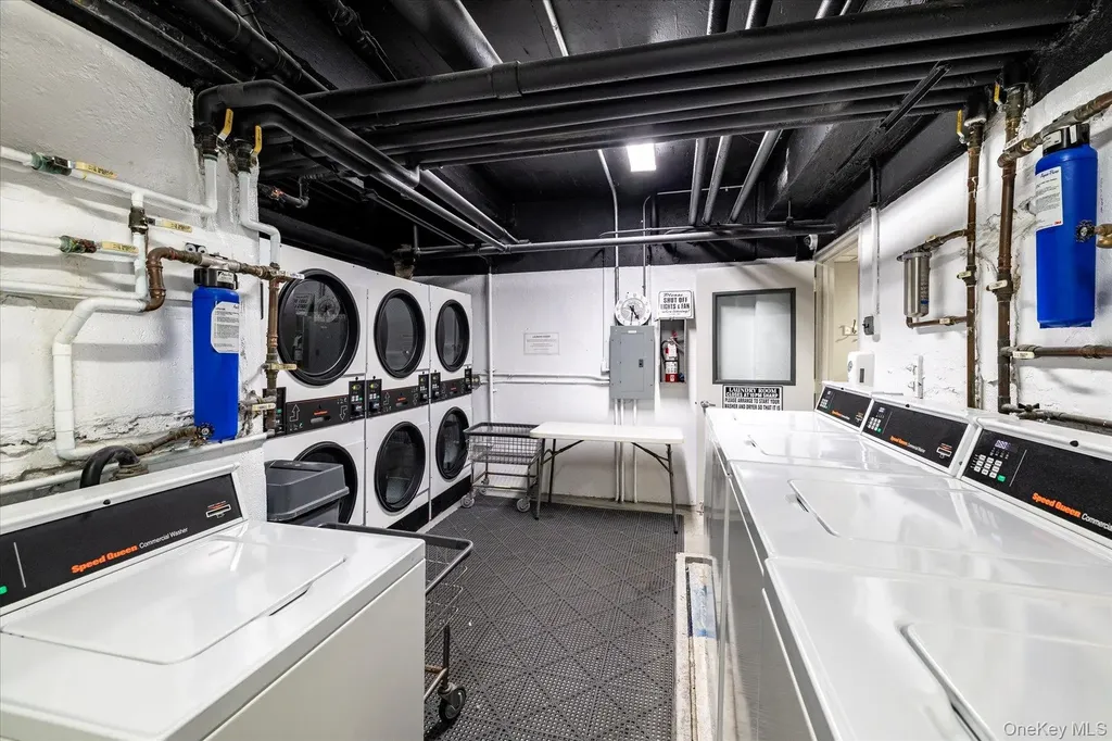560 Broadway W Long Beach NY 11561