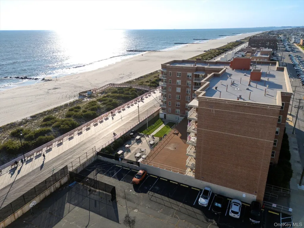 560 Broadway W Long Beach NY 11561