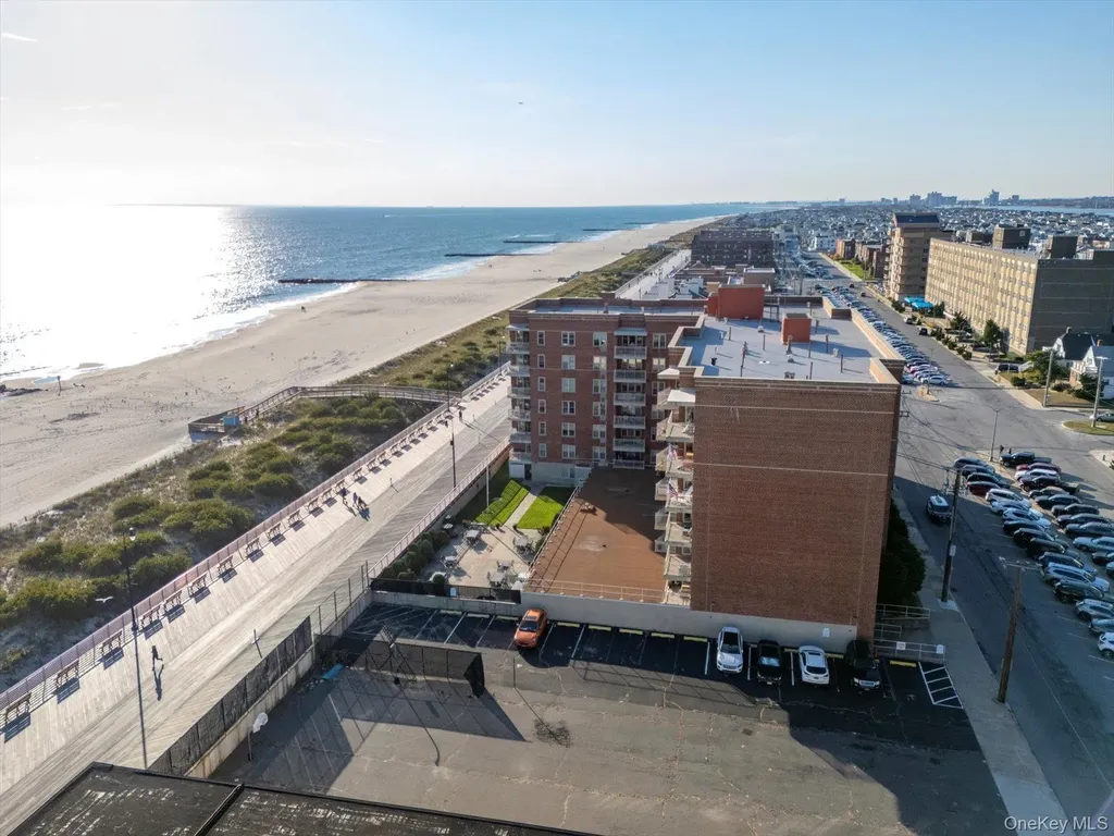 560 Broadway W Long Beach NY 11561