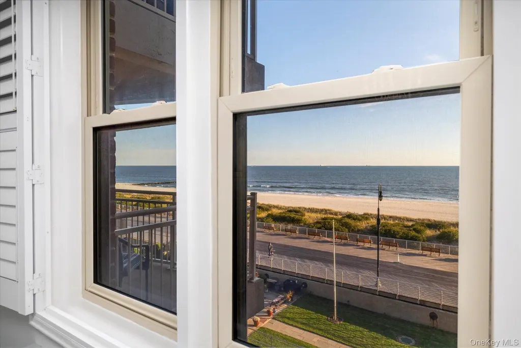 560 Broadway W Long Beach NY 11561