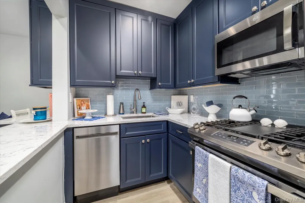 560 Broadway W Long Beach NY 11561