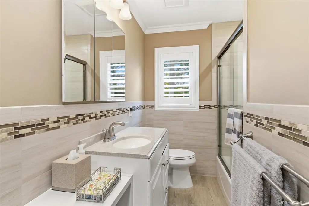 277 5th Avenue Saint James NY 11780