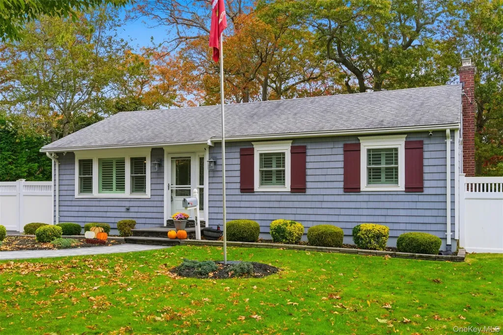 277 5th Avenue Saint James NY 11780