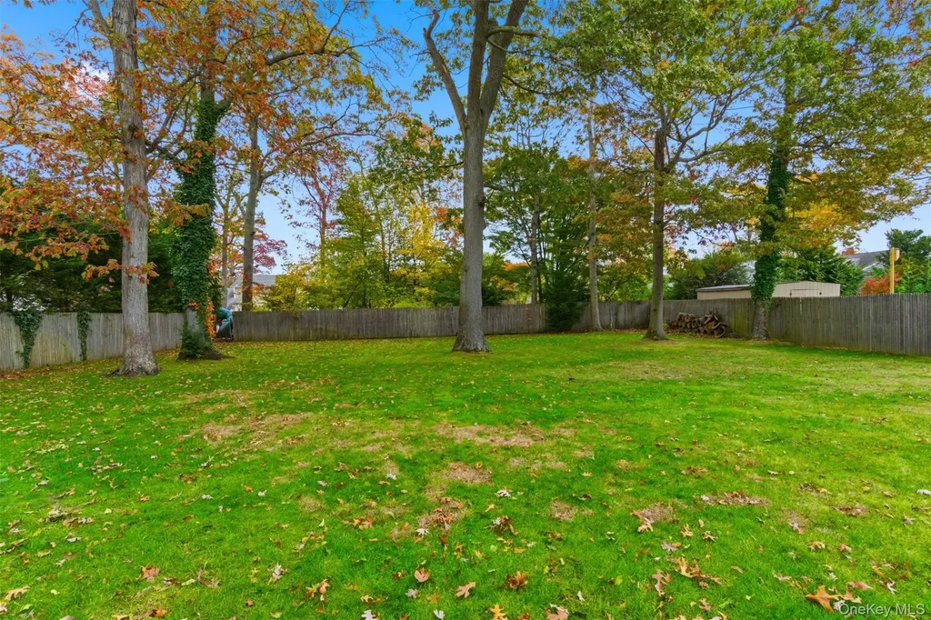 277 5th Avenue Saint James NY 11780