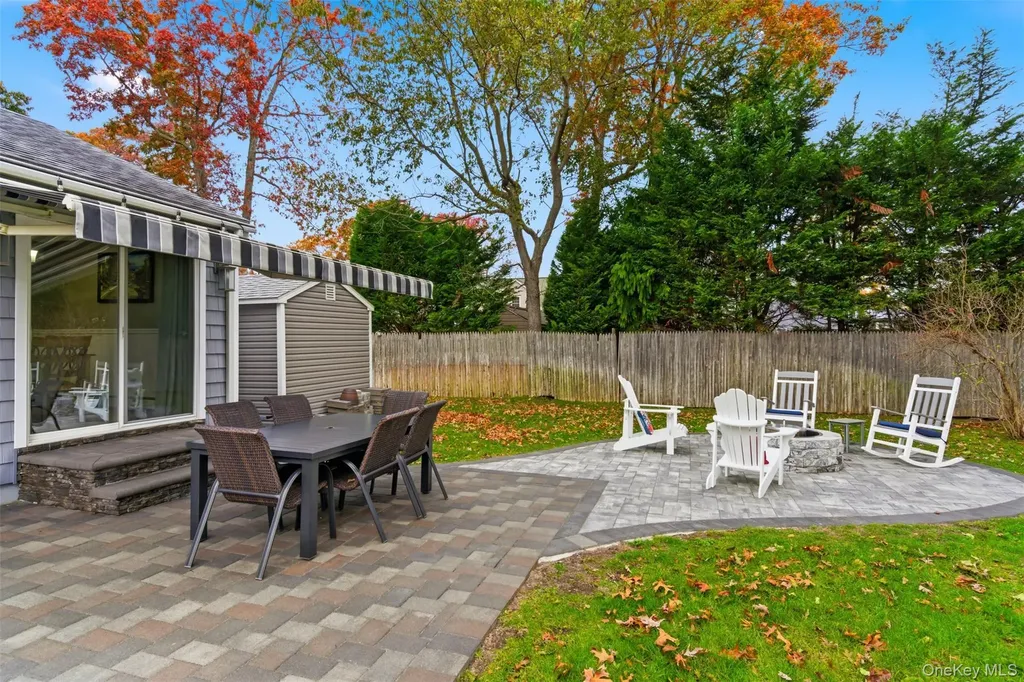 277 5th Avenue Saint James NY 11780