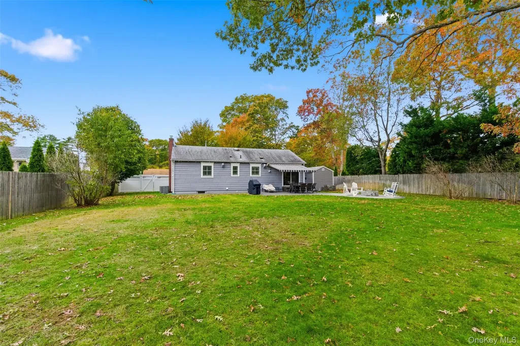 277 5th Avenue Saint James NY 11780