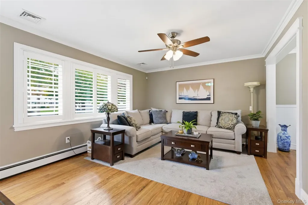 277 5th Avenue Saint James NY 11780