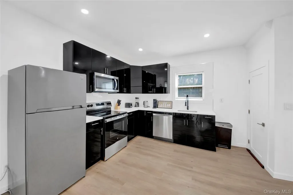 350 Old Post Road Marlboro NY 12542