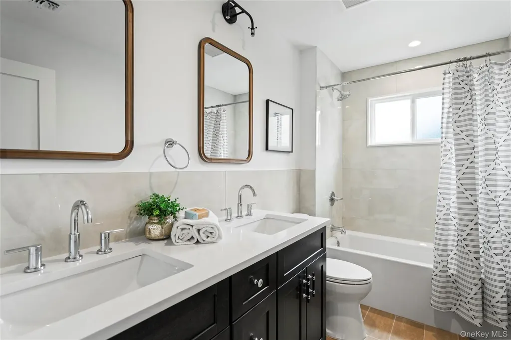 7 Cedar Avenue Bethpage NY 11714