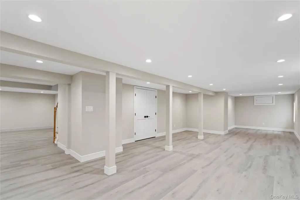 7 Cedar Avenue Bethpage NY 11714