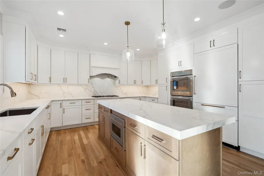 7 Cedar Avenue Bethpage NY 11714