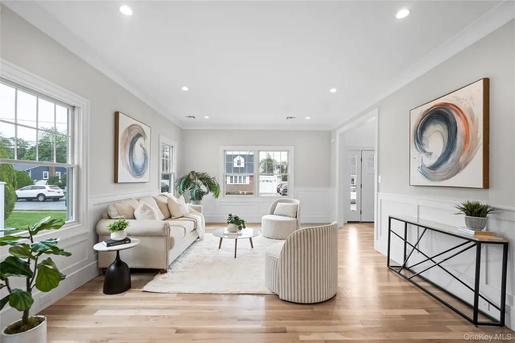 7 Cedar Avenue Bethpage NY 11714