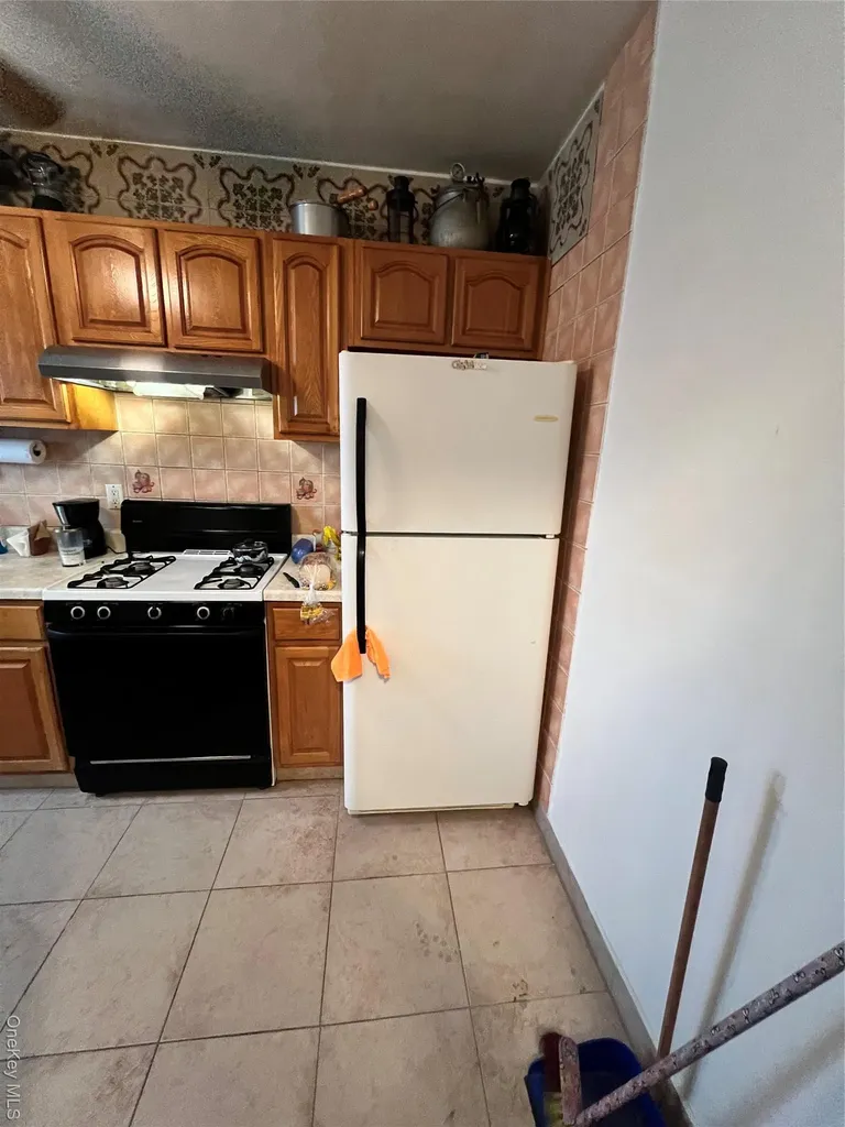 829 Southern Boulevard Bronx NY 10459