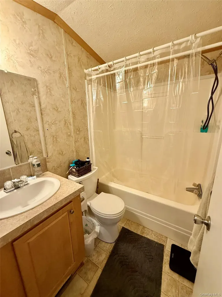 568 Gulliver Terrace Walden NY 12586