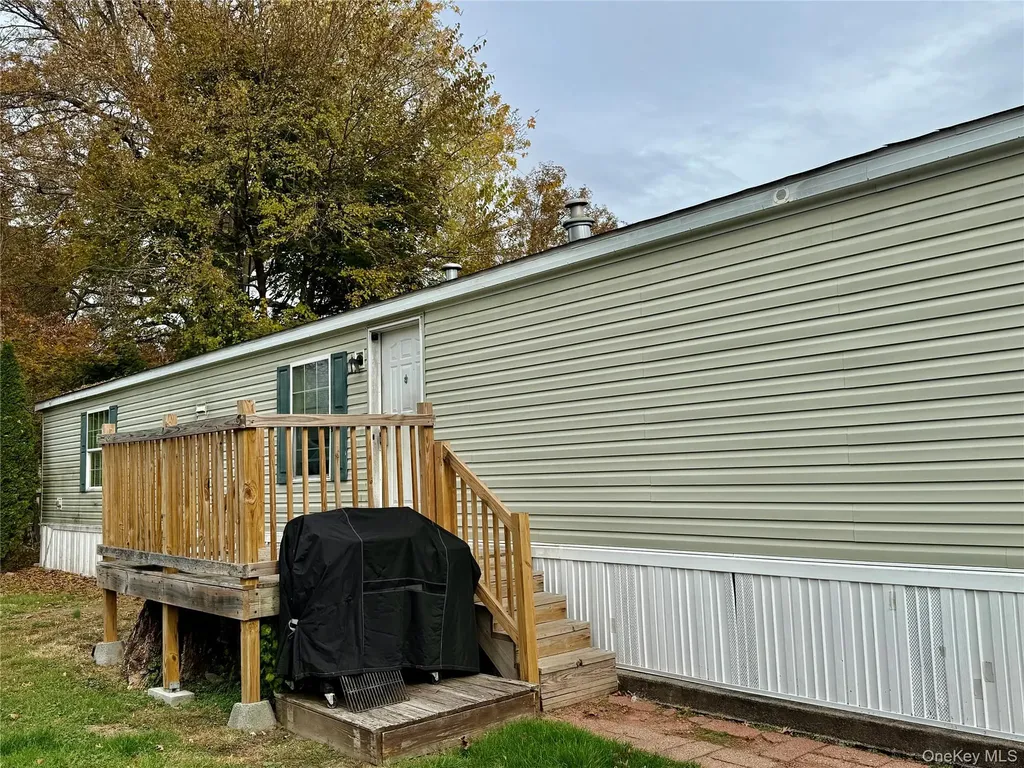 568 Gulliver Terrace Walden NY 12586