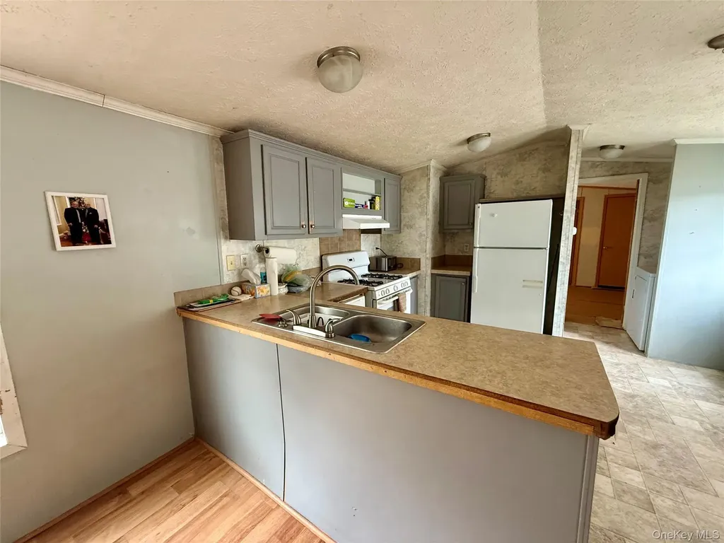568 Gulliver Terrace Walden NY 12586