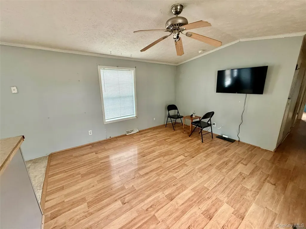 568 Gulliver Terrace Walden NY 12586
