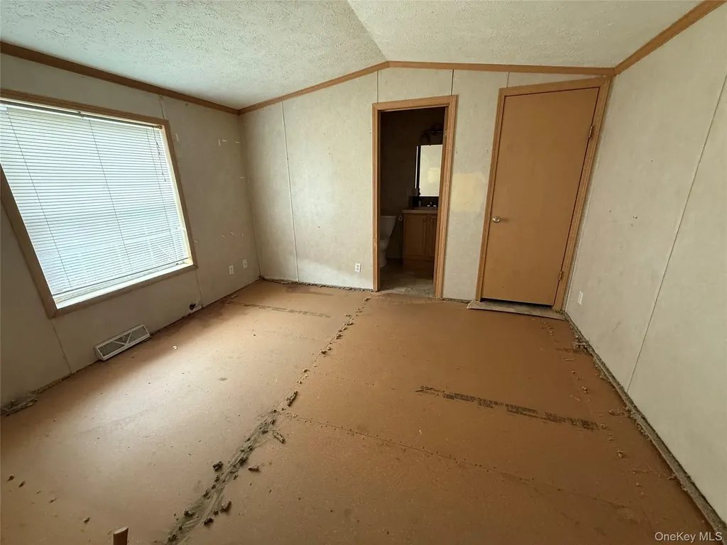 568 Gulliver Terrace Walden NY 12586