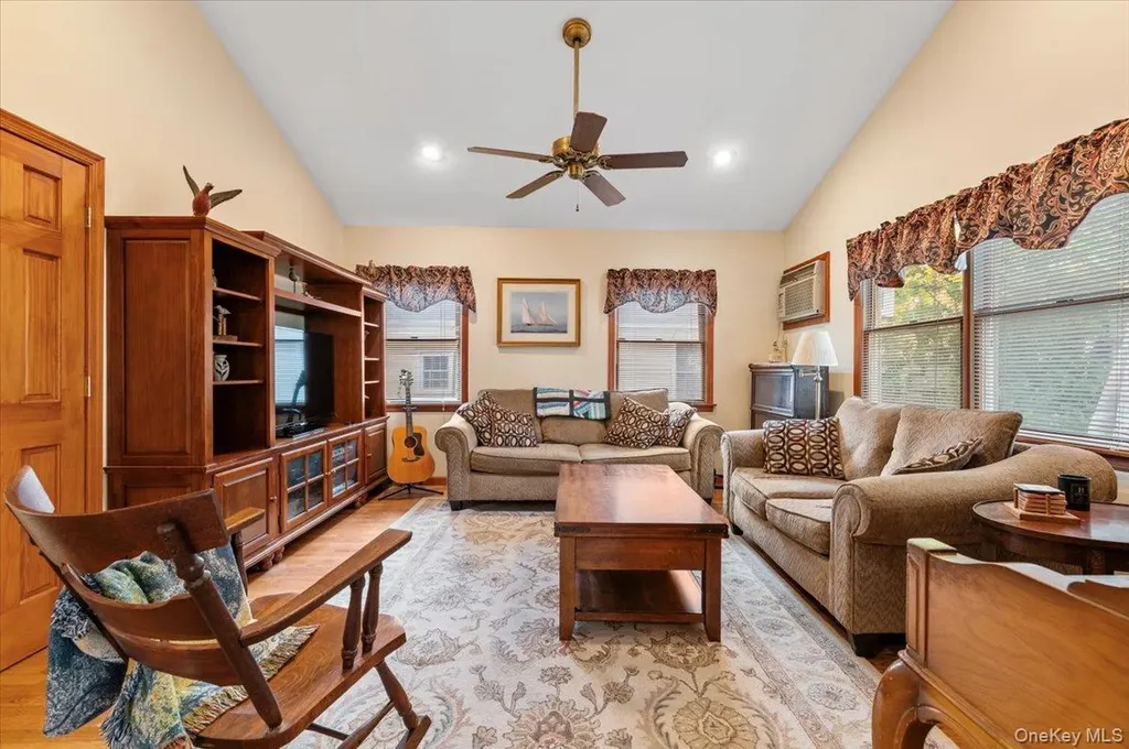 2726 Park Avenue Baldwin NY 11510