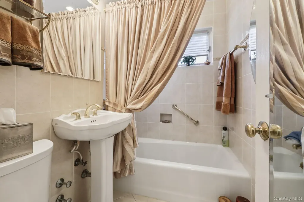 40 Lawrence Drive White Plains NY 10603