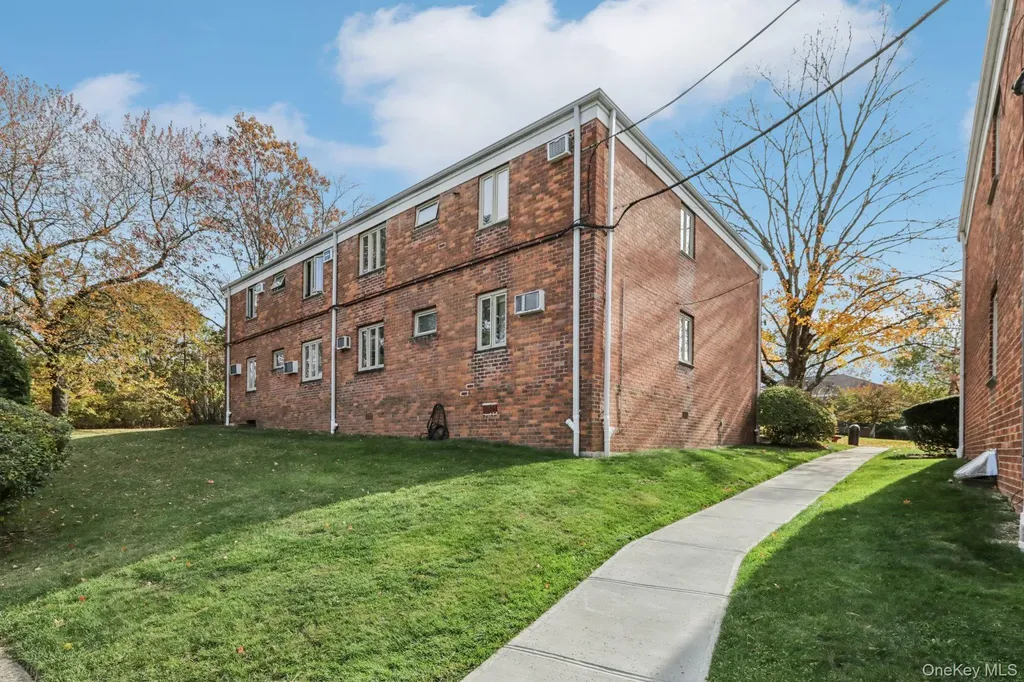 40 Lawrence Drive White Plains NY 10603