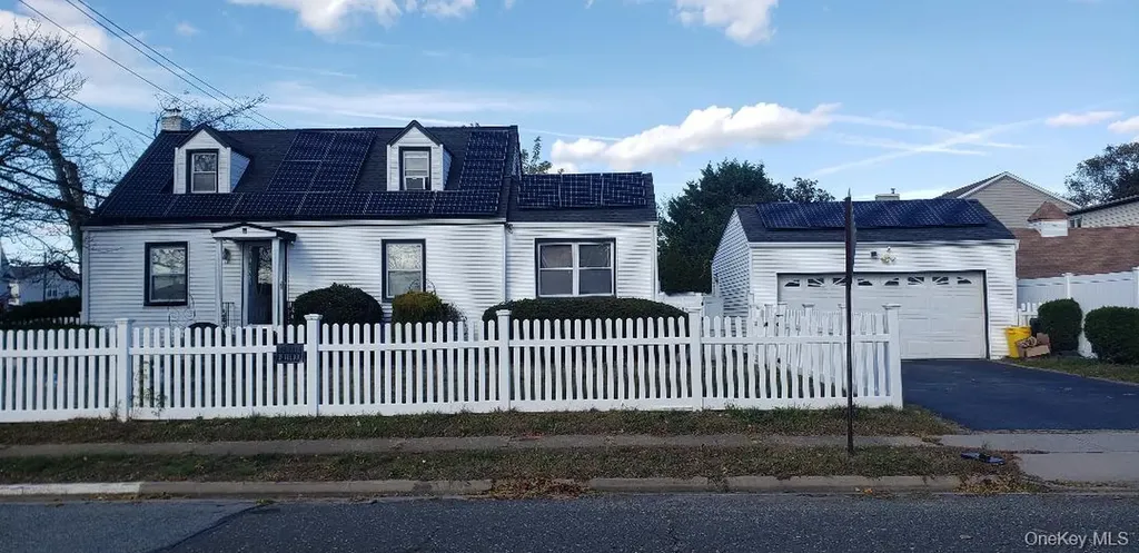 12 Enness Avenue Bethpage NY 11714