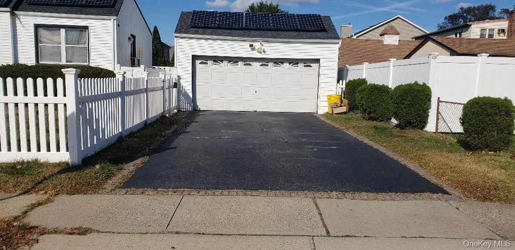 12 Enness Avenue Bethpage NY 11714