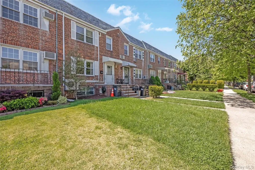 7334 174th Street Fresh Meadows NY 11366