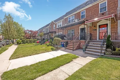 7334 174TH Street Fresh Meadows NY 11366