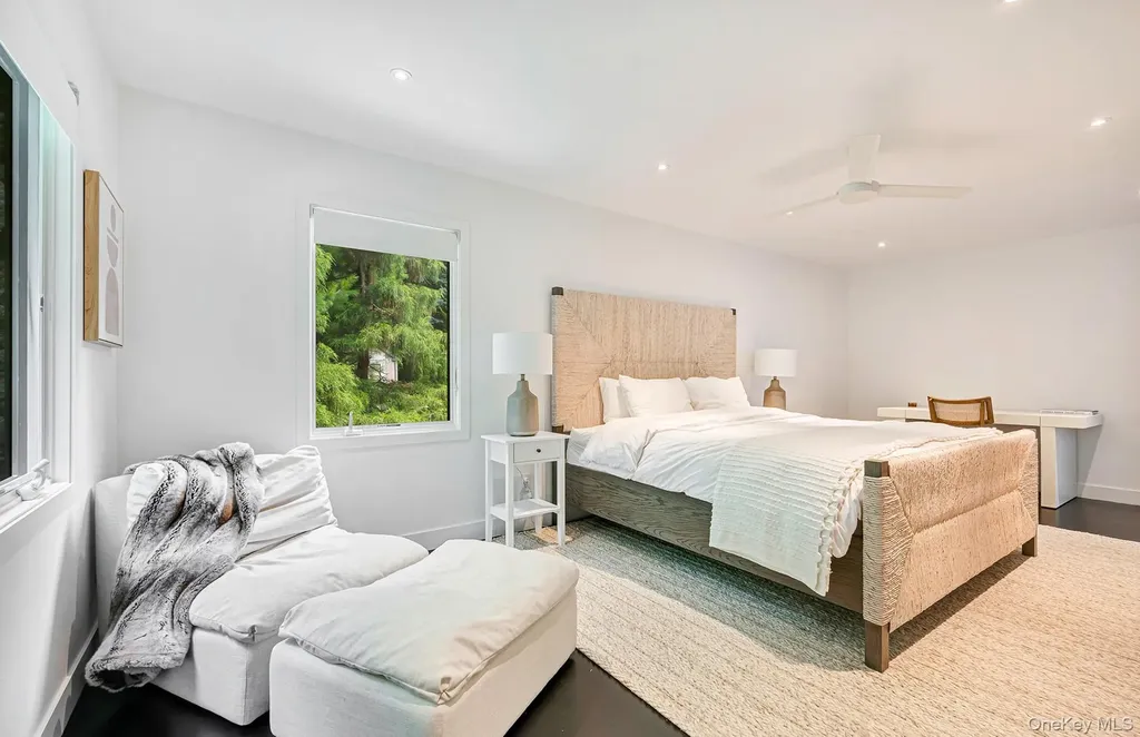 8 Foxglove Road East Hampton NY 11937
