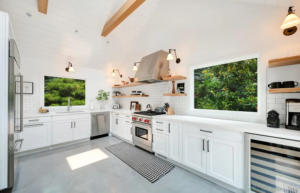 8 Foxglove Road East Hampton NY 11937